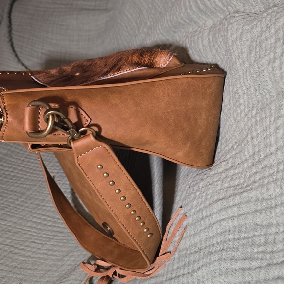 Trinity Ranch Tan Shoulder Conceal Carry Bag with Fringe Detail – NWOT - Picture 9 of 9